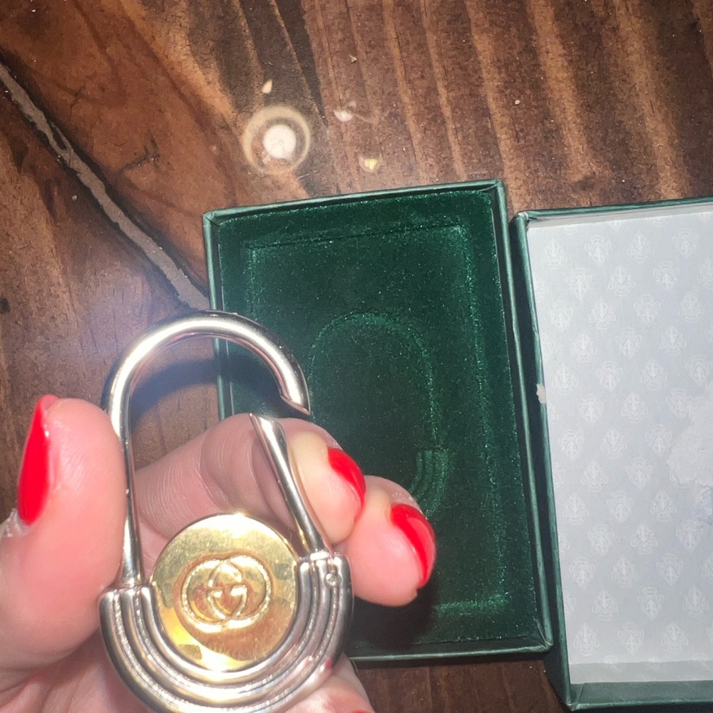 Gucci Dual-Tone Vintage Keychain in Silver and Gold - Picture 5 of 5